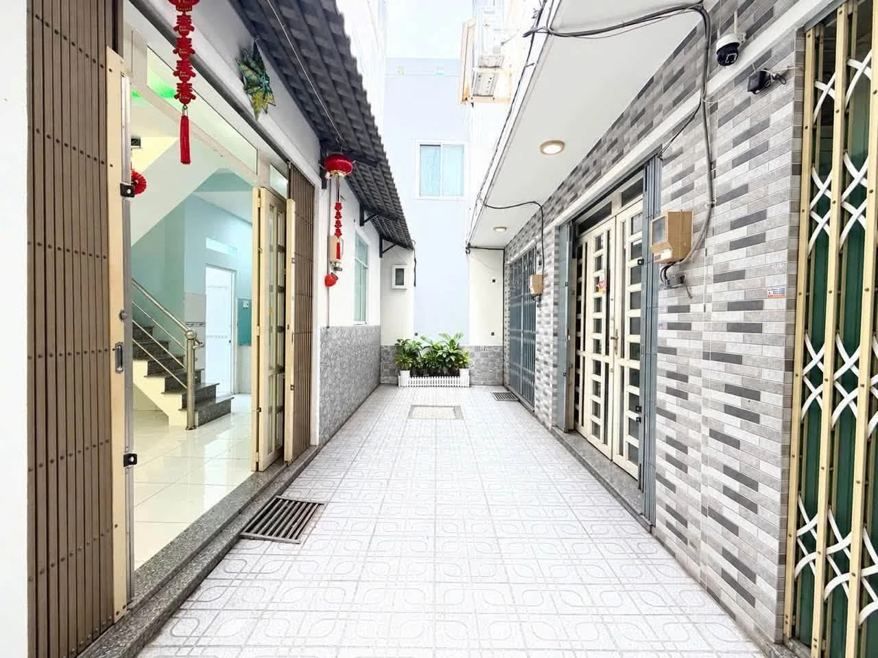Bán nhà Nhà Bè 24.5m² 4PN 2WC sổ hồng 1 tỷ 790 triệu - Ảnh 1