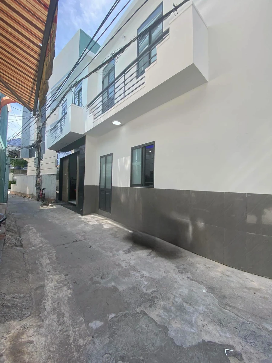 Nhà 2 tầng 37m² đường Lê Hồng Phong, Quy Nhơn, giá 2.3 tỷ - Ảnh 1