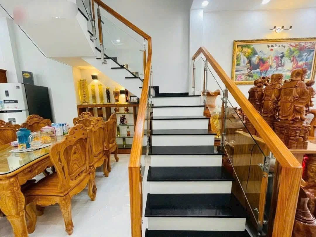 Bán nhà phố mặt tiền Linh Tây 106m², 3 tầng, giá 9,8 tỷ, Thủ Đức - Ảnh thu nhỏ 3