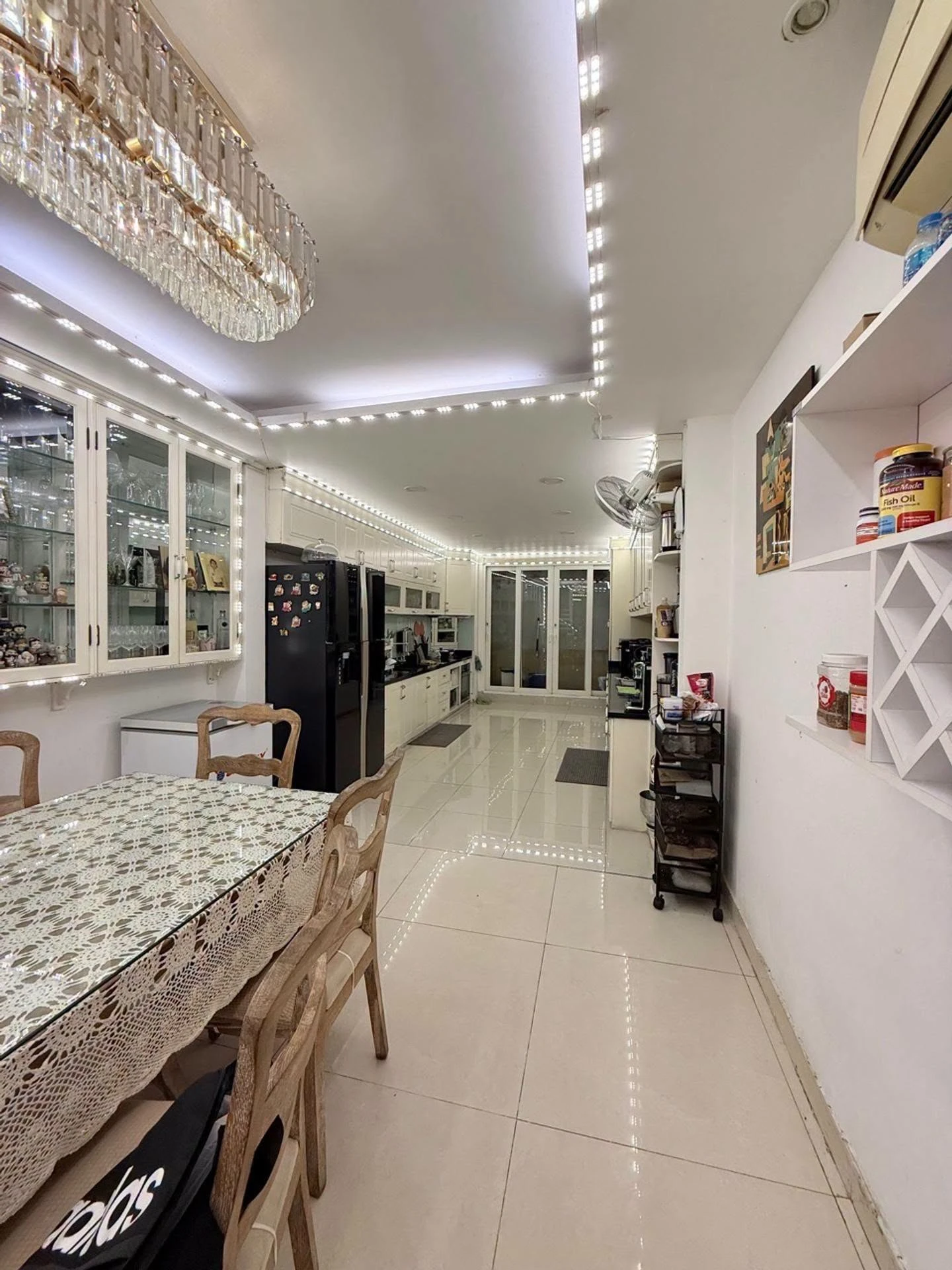 Bán nhà 70m2, 5 tầng giáp Quận 1 hơn 10 tỷ - Ảnh 1