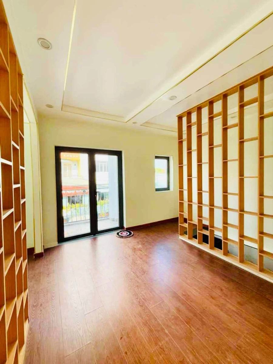 Bán nhà phố mặt tiền Dĩ An, 3 PN, 119m², 6 tỷ - Ảnh 1