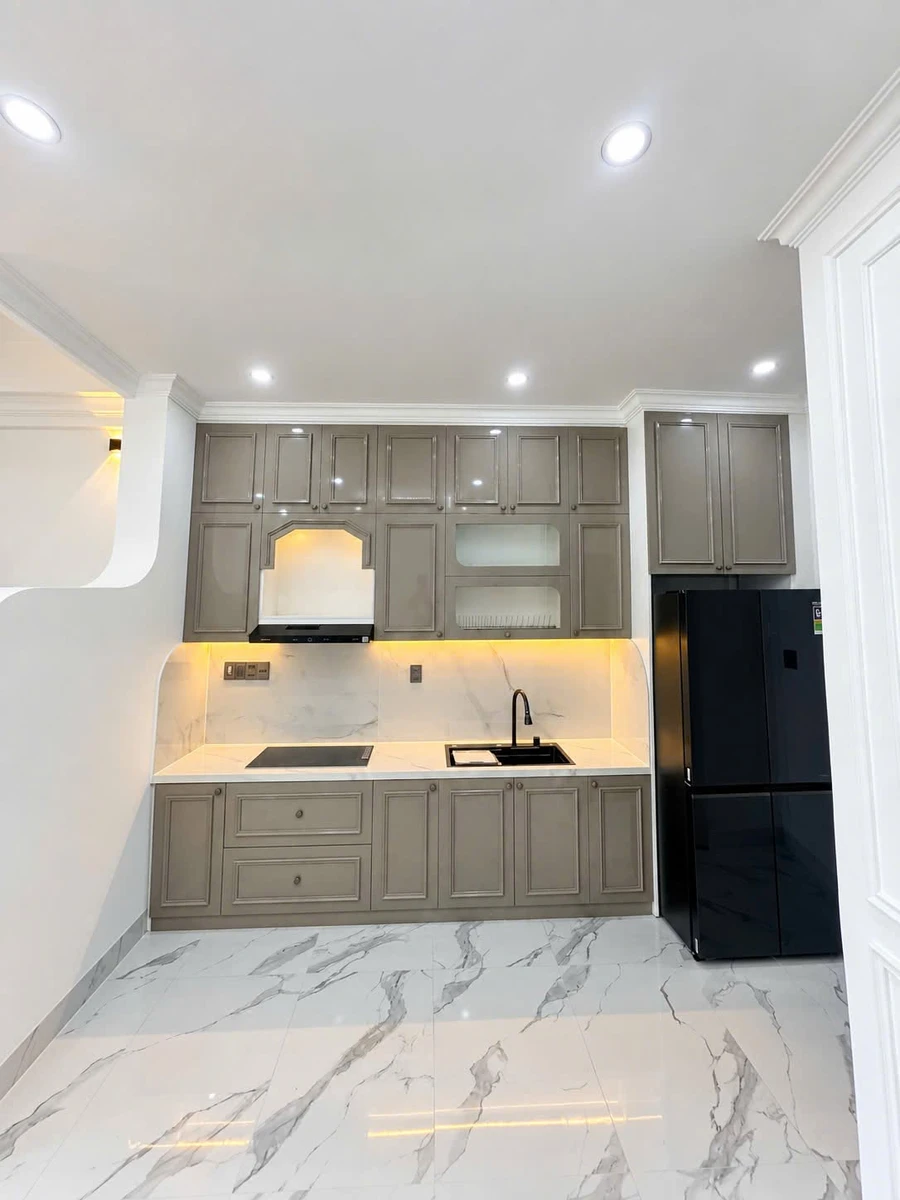 Bán nhà 3 tầng 195m² full nội thất gần Phạm Văn Đồng - Ảnh thu nhỏ 4