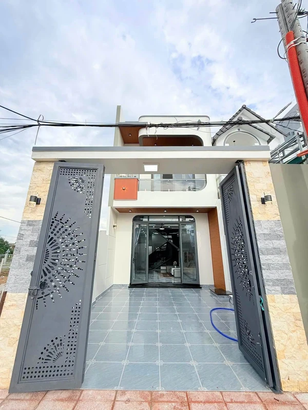 Bán nhà lầu 5x22m (110m²) 3PN Tây Ninh 2.4 tỷ