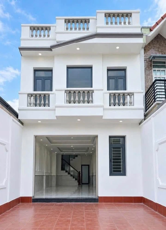 Bán nhà 1 trệt 1 lầu 120m² ngang 6m, 4PN, giá 5 tỷ, Bình Nhâm, Thuận An, Bình Dương