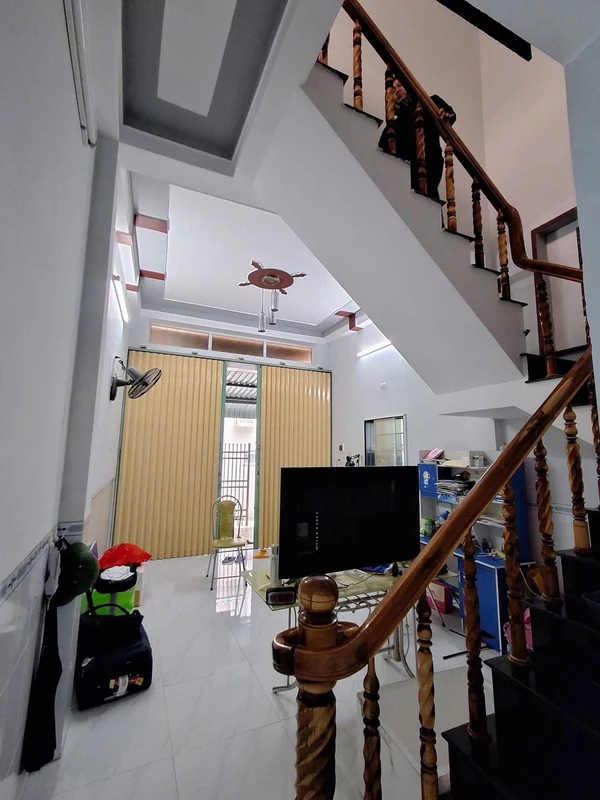 Bán nhà hẻm Nguyễn Huệ Quy Nhơn 50m2, 3PN, 2WC, 2 tỷ