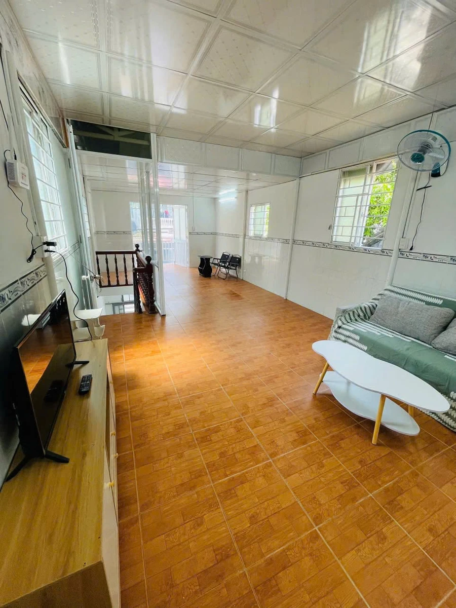 Cho thuê nhà 2 tầng 240m² đường Dương Hiến Quyền, Bắc Nha Trang, giá 24 triệu/tháng - Ảnh thu nhỏ 3