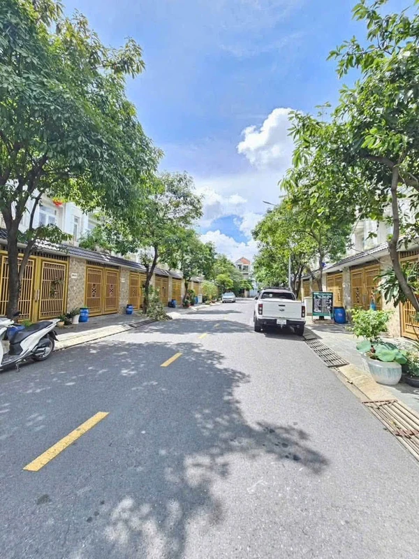 Bán nhà 1 trệt 2 lầu 72m² 3PN Dĩ An 6,65 tỷ