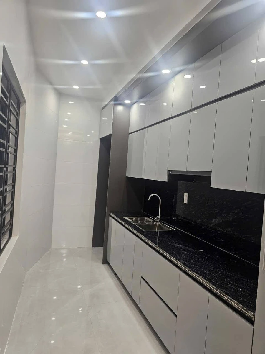 Bán nhà 3 tầng 43.7 m² 3PN Cát Dài - Ảnh 1