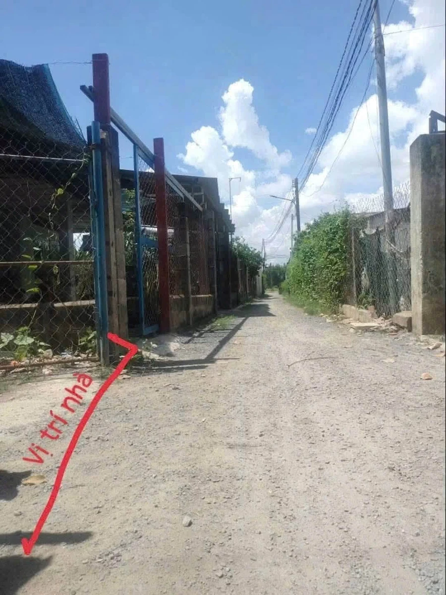 Bán nhà mặt tiền đường đất 13x29m, 100m2 thổ cư, Bạch Đằng Tân Uyên, giá 1,9 tỷ - Ảnh 1