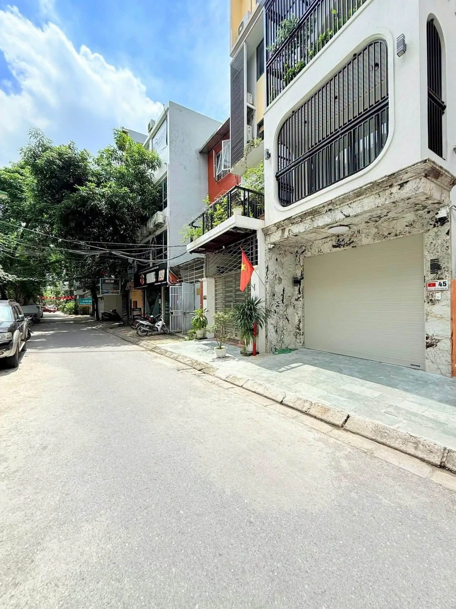Bán biệt thự hẻm 8m Bàu Cát, 7,6x11m, 3PN, giá nhỉnh 6 tỷ, Tân Bình - Ảnh thu nhỏ 2