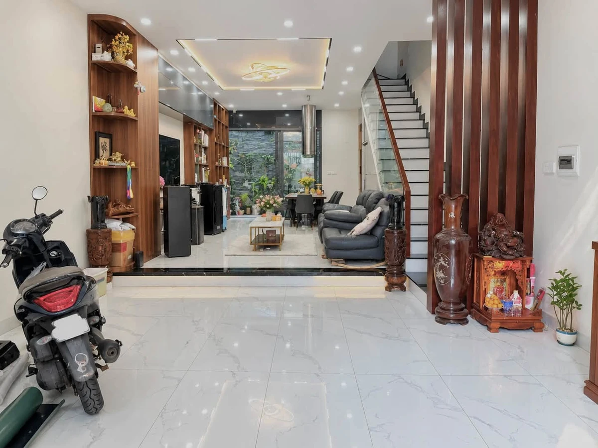 Bán nhà 4 tầng 70m2 mặt tiền đường 10m, 4 phòng ngủ, giá 13,9 tỷ, Bình Thạnh - Ảnh thu nhỏ 2