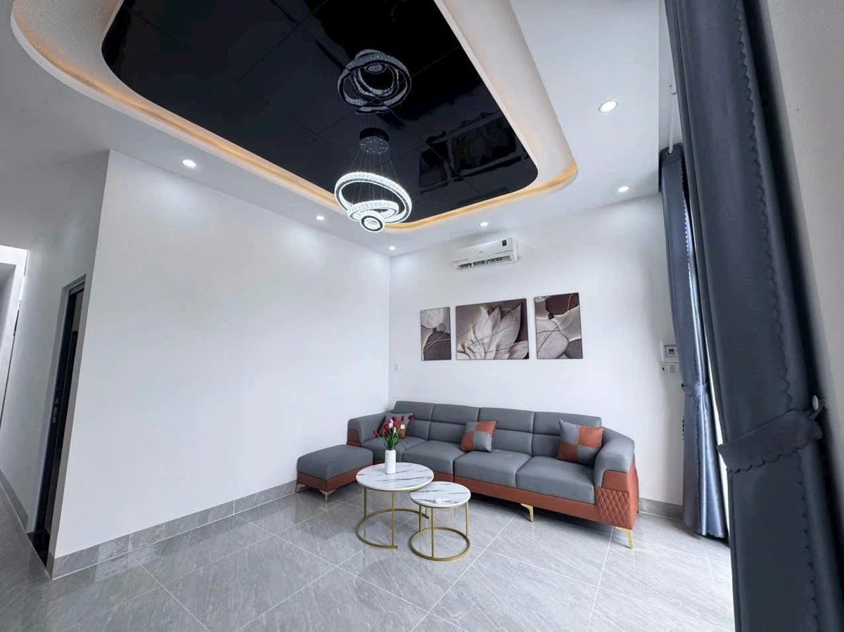 Nhà hiện đại 3 PN, 180m² hẻm Trương Định, Rạch Giá - 2,25 tỷ - Ảnh thu nhỏ 4