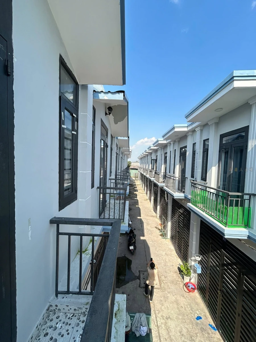 Bán nhà 1 trệt 1 lầu 4x10m, sổ hồng riêng, đường Nguyễn Văn Bứa, Hóc Môn, giá 620 triệu - Ảnh thu nhỏ 2