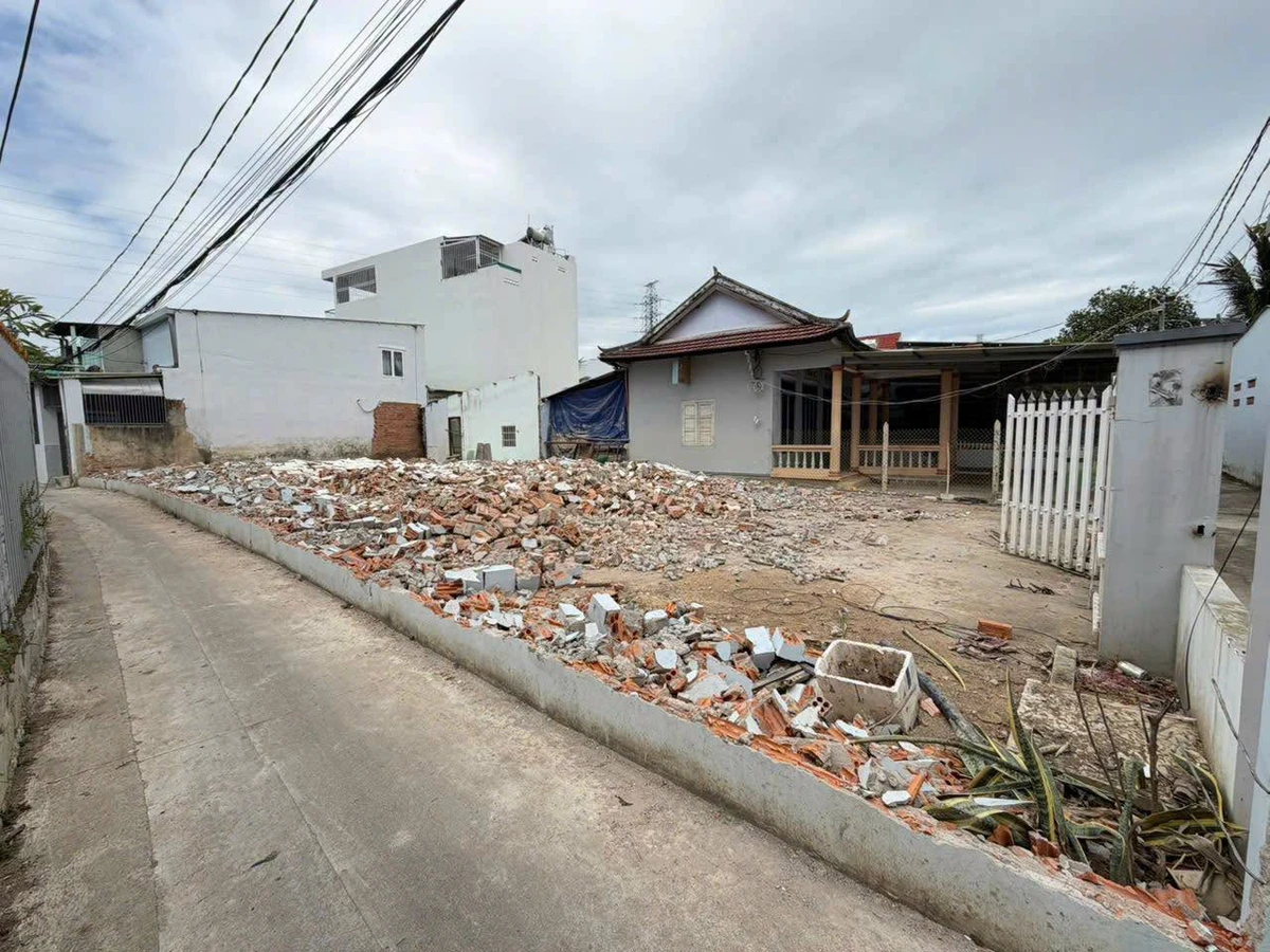 Bán đất hẻm 60m² gần chợ Vĩnh Thái, Nam Nha Trang - Ảnh 1