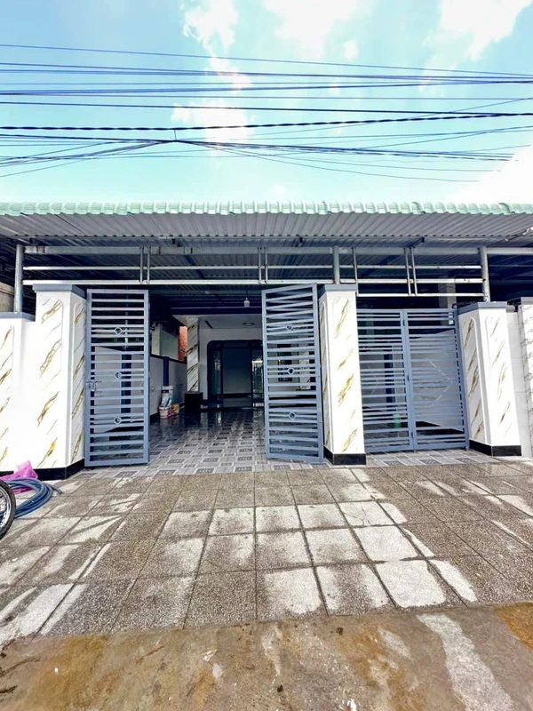 Bán nhà hẻm 3 phòng ngủ 196m² Tây Ninh 1.78 tỷ