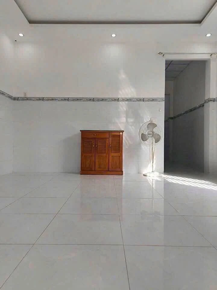 Bán nhà phố 3 PN sân ở, 140m², Bàu Năng 900 triệu - Ảnh thu nhỏ 4
