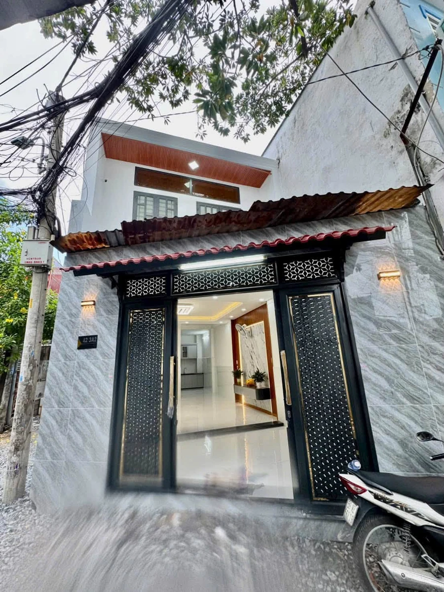 Bán nhà 1 trệt 1 lầu 54m2, 2PN, sổ hồng riêng, Hiệp Thành Quận 12, giá 2,839 tỷ - Ảnh 1