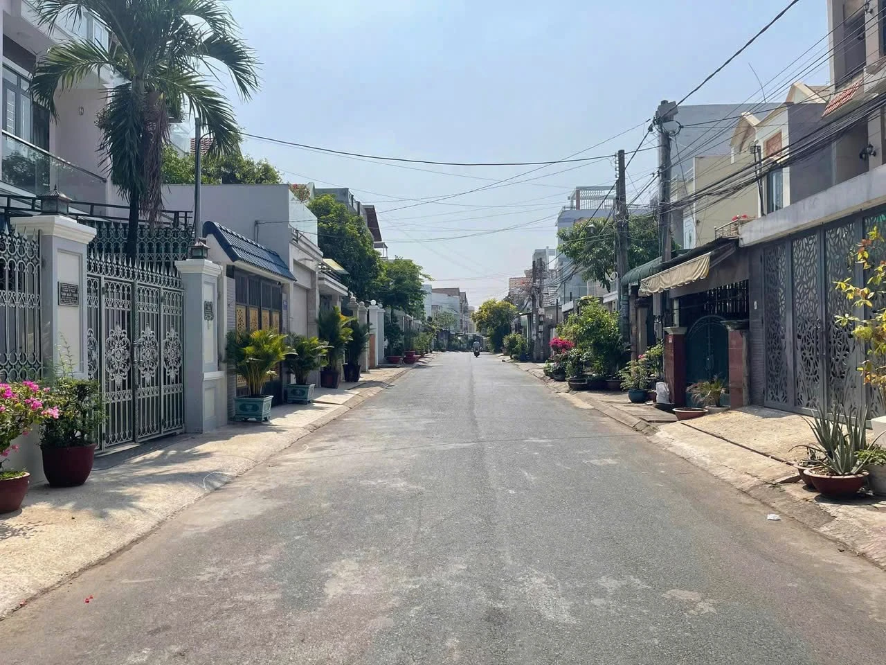 Bán nhà sân ô tô 100m2 Tân Phong Bình Tân 4 tỷ 800 - Ảnh 1