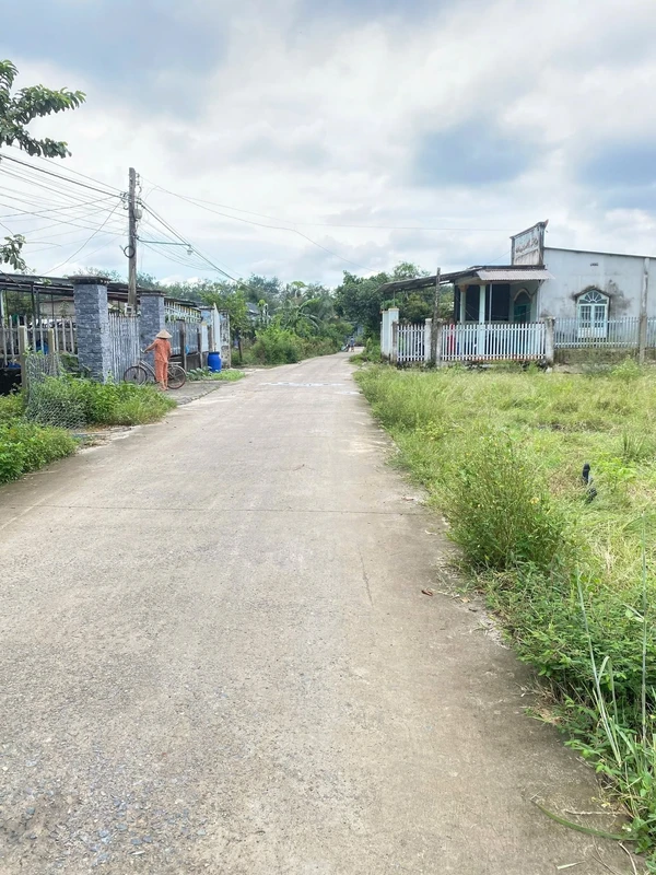 Bán đất 275m² giá 385 triệu Chơn Thành