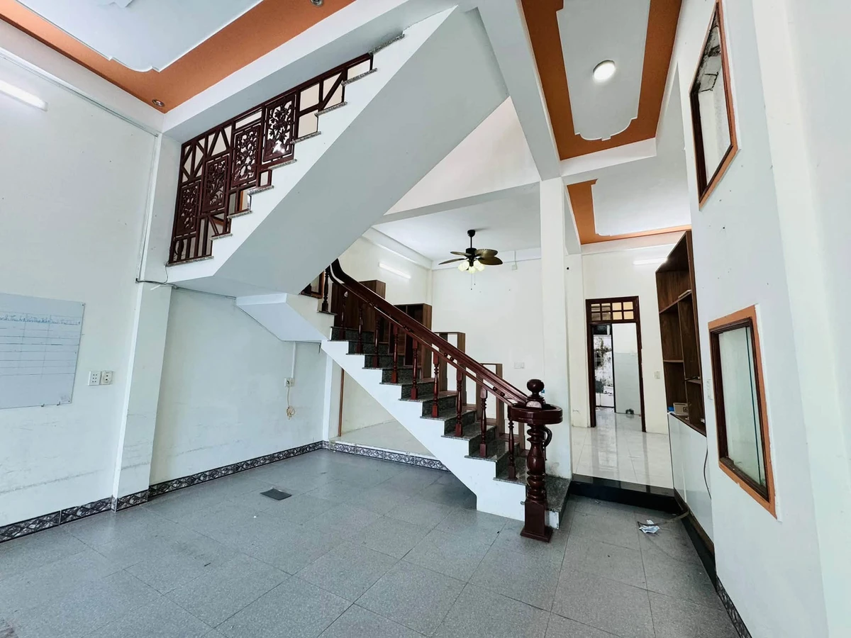 Bán nhà mặt tiền Nguyễn Chánh 97m2 3 phòng ngủ 3.9 tỷ - Ảnh thu nhỏ 2
