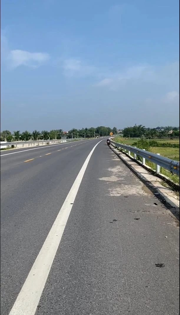 Bán đất mặt tiền đường Hồ Chí Minh 5x50m giá 1 tỷ 3 tại Hậu Nghĩa - Ảnh 1