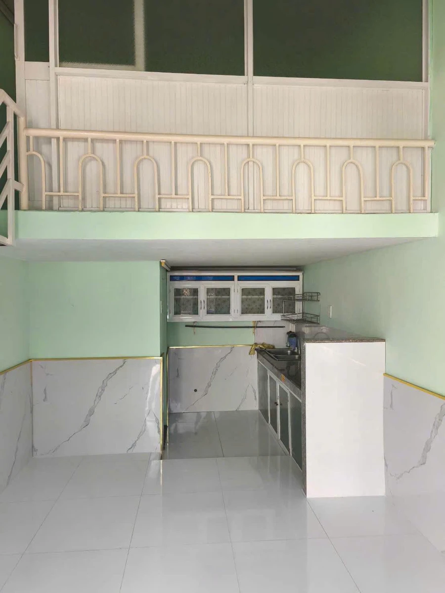 Bán nhà nhỏ hẻm xe hơi 3,5x6m gác lửng giá 750 triệu gần Chợ Gà, đường Huỳnh Thị Na - Ảnh thu nhỏ 4