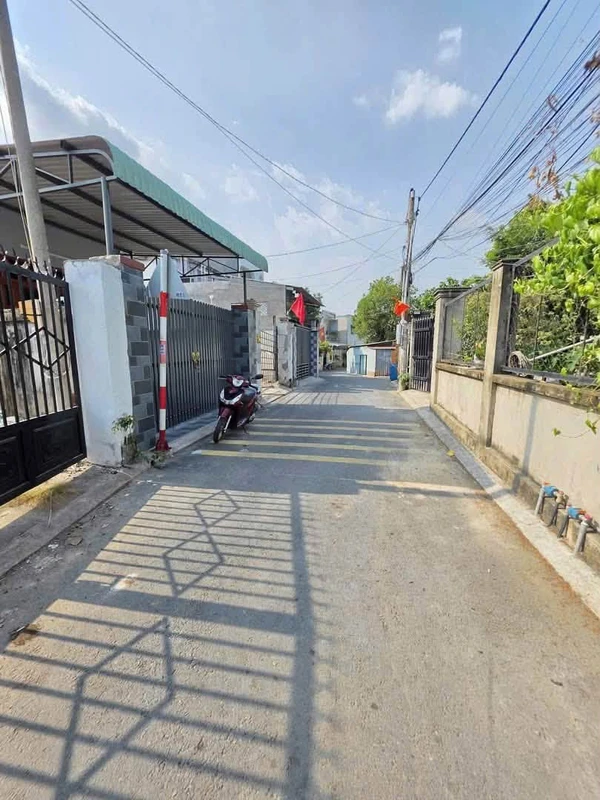 Bán đất 108,6m² gần Làng Đại Học, Dĩ An, 3,35 tỷ