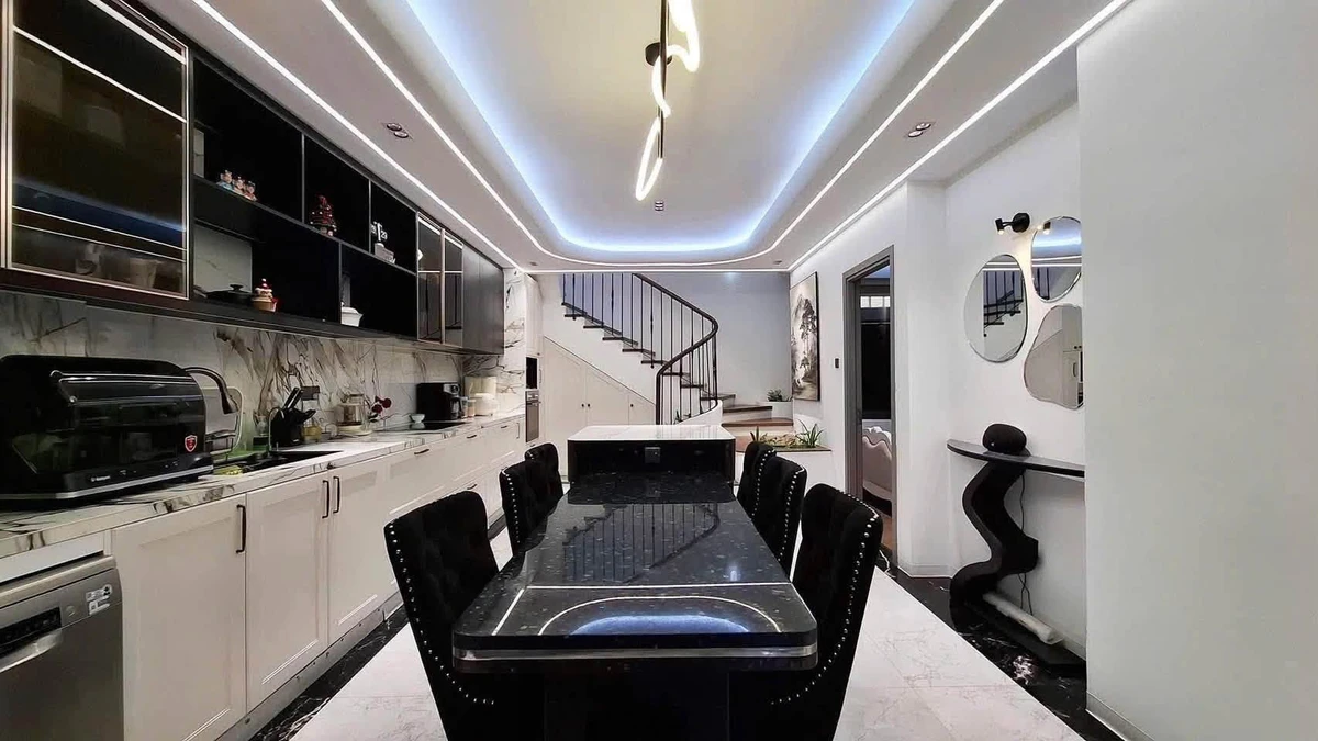 Bán nhà mặt tiền Đỗ Tấn Phong, Phú Nhuận 300m² 6PN, 24.5 tỷ - Ảnh thu nhỏ 4