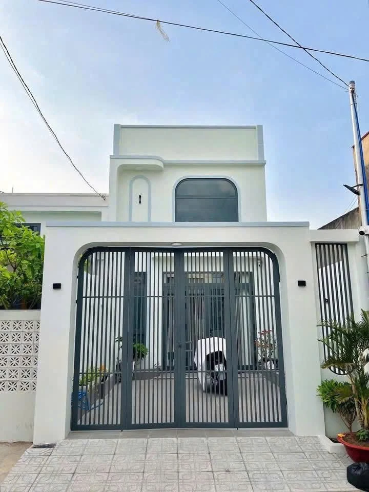 Bán nhà lửng 100m² 1 tỷ 450 Thủ Đức - Ảnh 1
