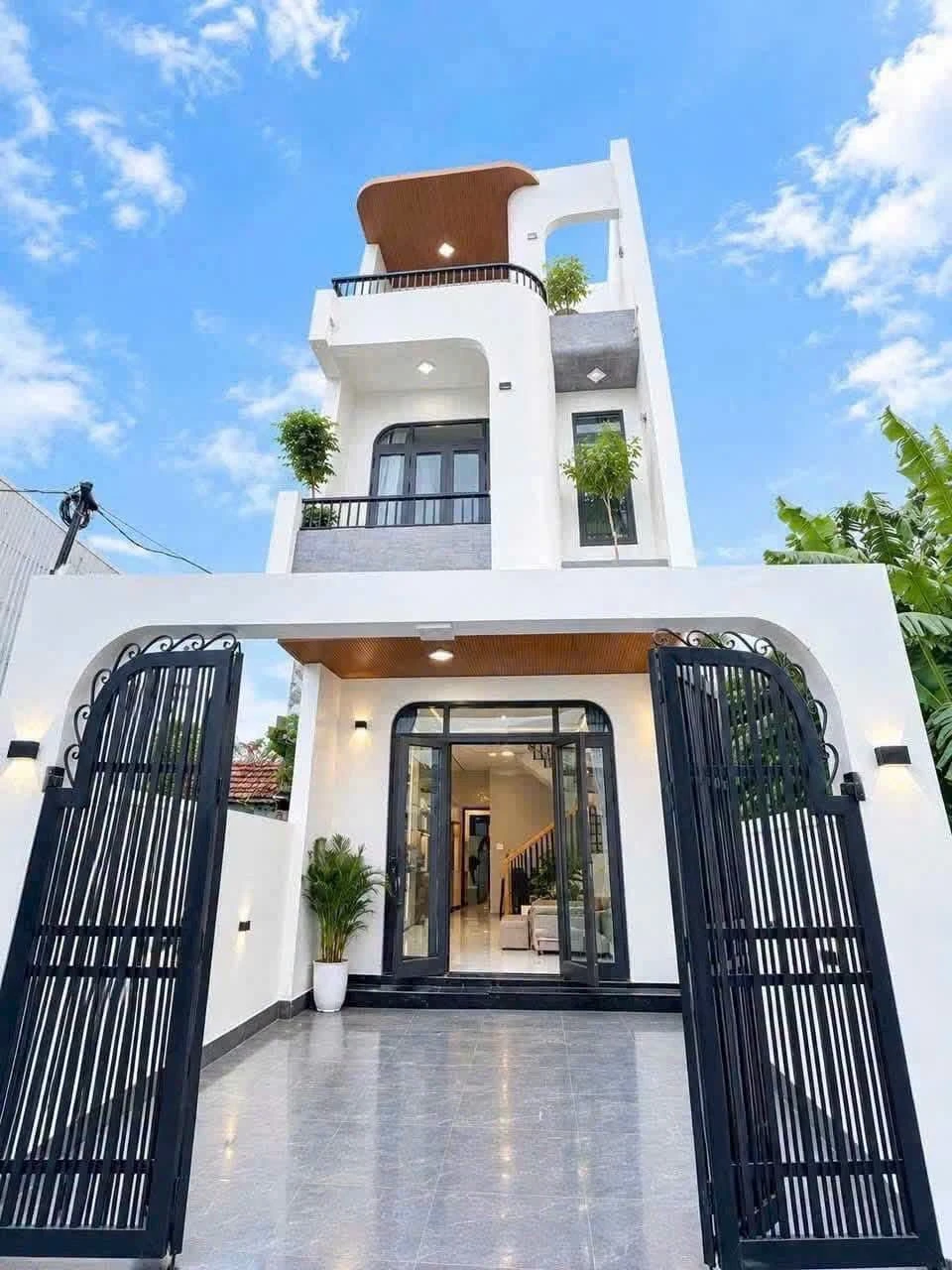 Nhà 3 tầng 79,2m² 4PN, gần Phạm Văn Đồng, TP Huế - Ảnh 1