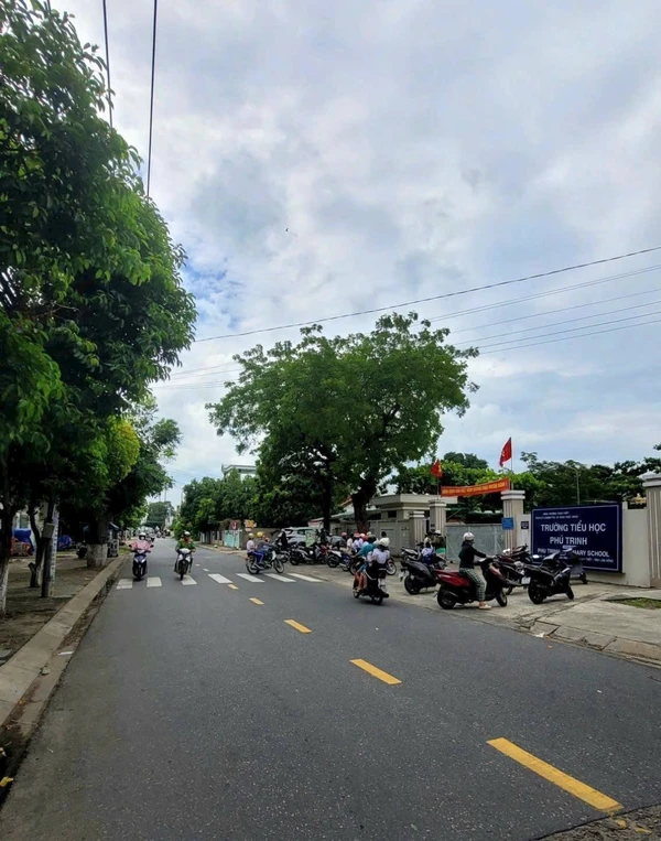 Bán lô thổ cư 110m2 góc 2 mặt tiền Phan Thiết