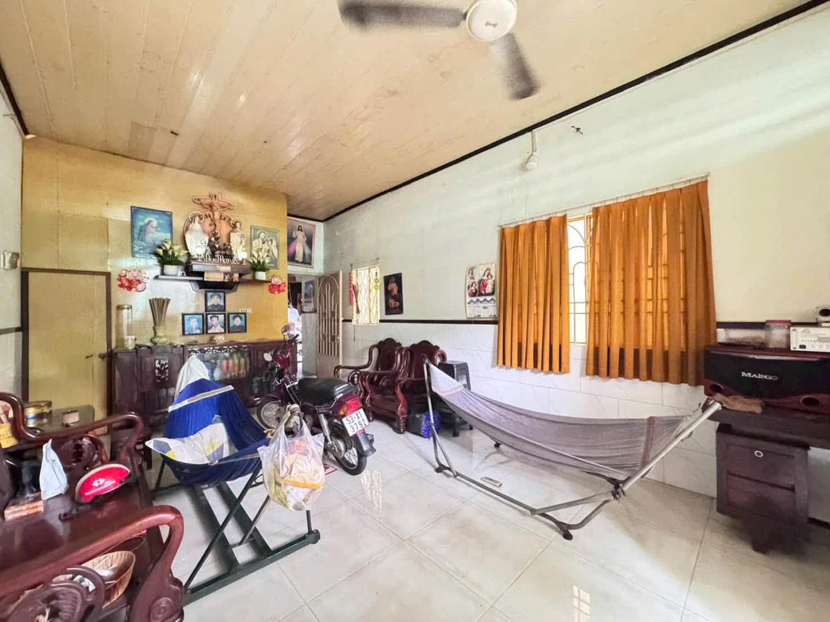 Bán nhà 2 tầng 121m2 hẻm xe hơi gần chợ Tam Hà, Thủ Đức giá 4,99 tỷ - Ảnh thu nhỏ 4