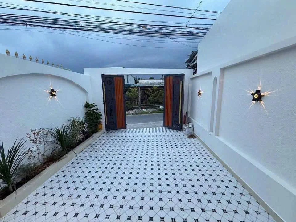 Bán nhà mặt tiền Lộ Thống Nhất Bình Phú 119m2 3PN 2290 tỷ - Ảnh thu nhỏ 2