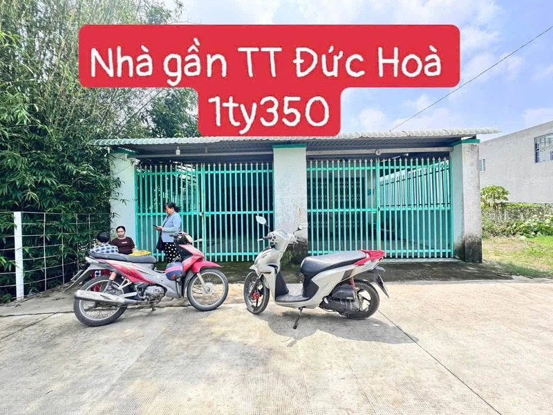 Bán nhà bê tông kiên cố 4,5x27m, 2PN, gần thị trấn Đức Hòa, giá 1,35 tỷ