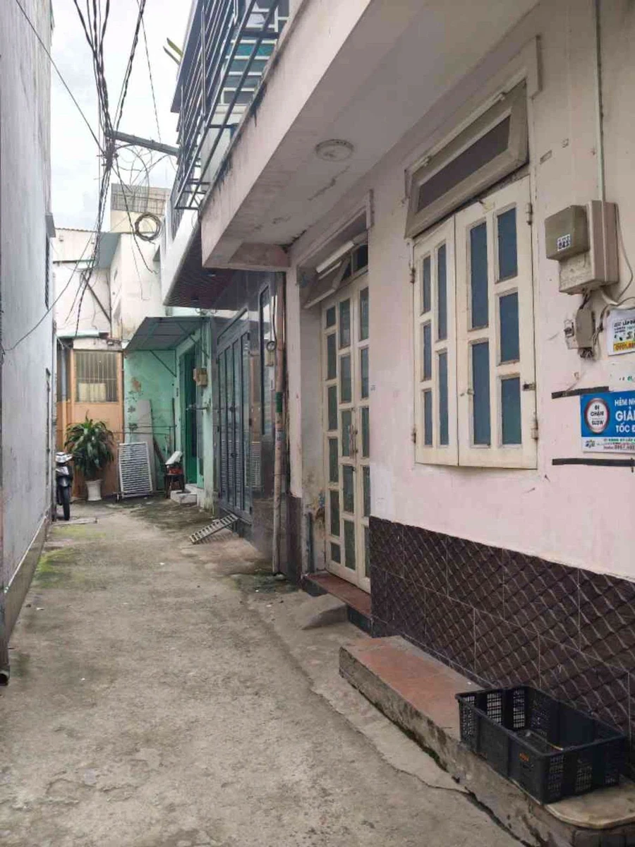 Bán nhà 3 tầng hẻm 3m Gò Vấp, 34m2, 4PN, giá 3,65 tỷ - Ảnh thu nhỏ 2