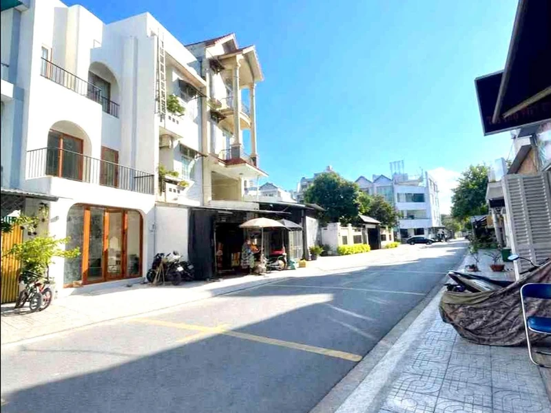 Bán đất thổ cư 128m2 gần Vincom Dĩ An, giá 5,6 tỷ tl827a