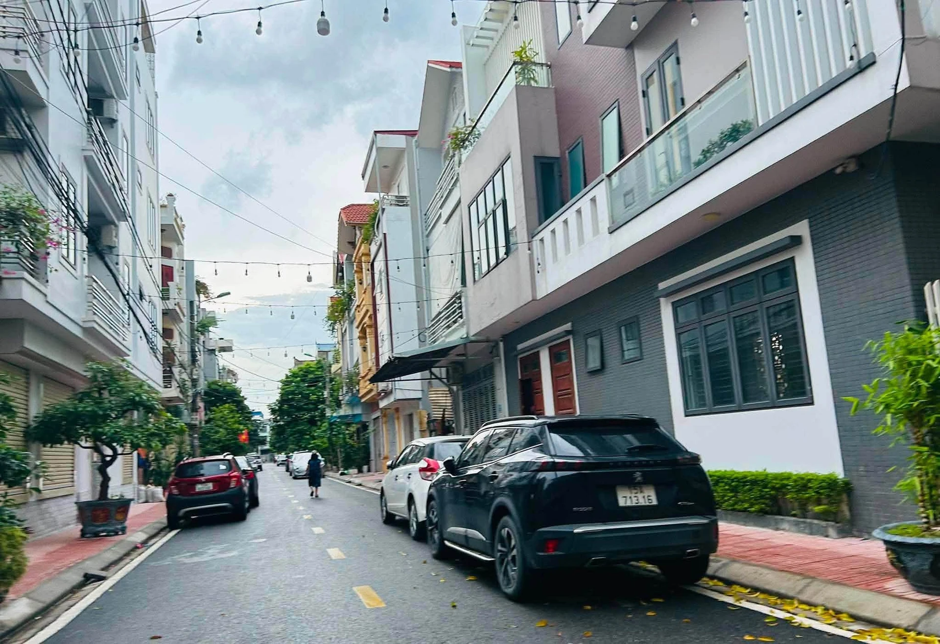 Bán nhà Trần Nguyên Hãn, ô tô đỗ cửa, 65m², 3.9 tỷ - Ảnh 1