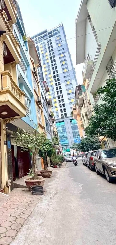 Bán nhà phố Văn Quán 70m², 5 tầng, gara riêng