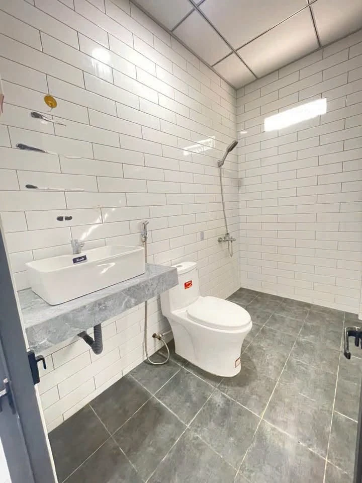 Bán nhà 2 phòng ngủ 96m² mặt tiền Nguyễn Văn Linh - Ảnh thu nhỏ 5