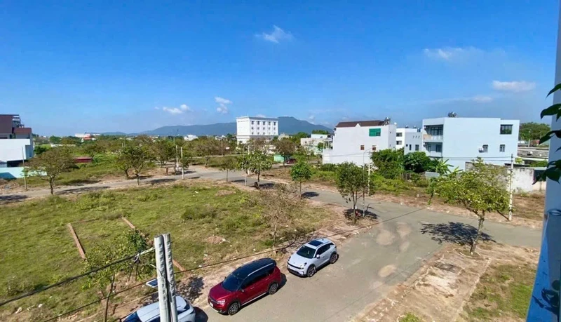 Biệt thự 1 trệt 2 lầu 4PN 225m² Tâm Long giá 9 tỷ
