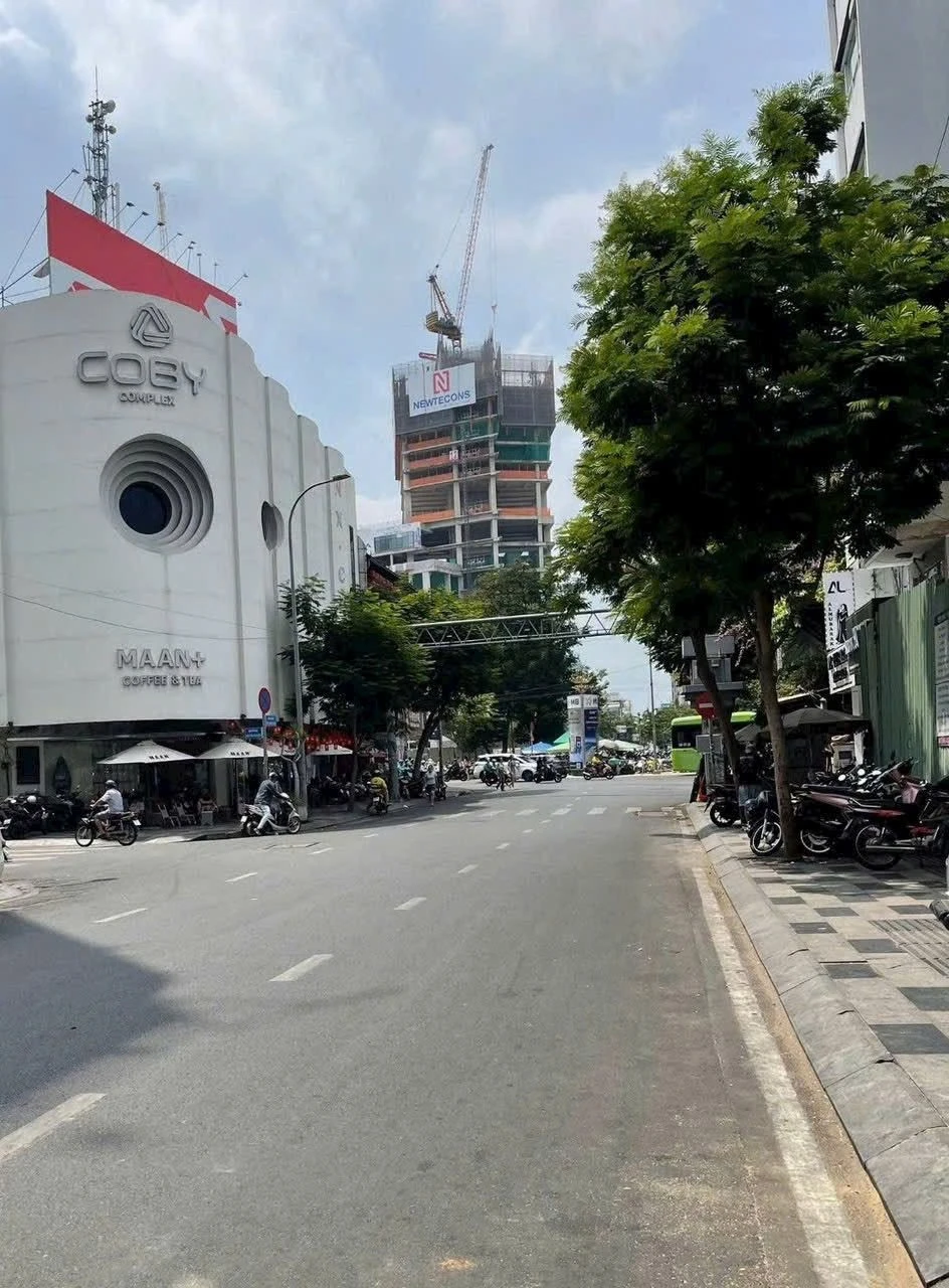 Bán nhà mặt tiền Trương Định, Bến Thành, Quận 1, 88m2, 4 tầng, giá 67,5 tỷ - Ảnh 1