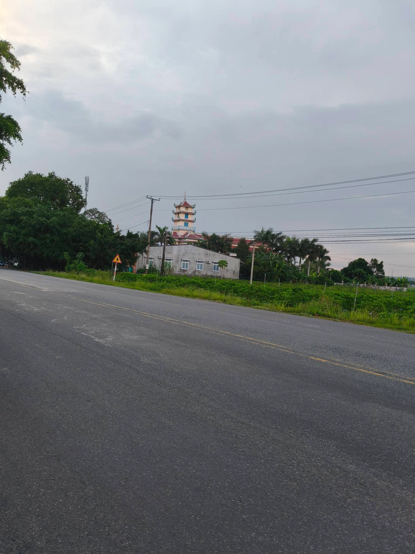 Bán đất mặt tiền DT785 Tây Ninh 2010 m² - Ảnh 1