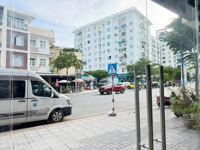 Bán shophouse mặt tiền Tố Hữu Nha Trang 12,8 tỷ 200,5m²