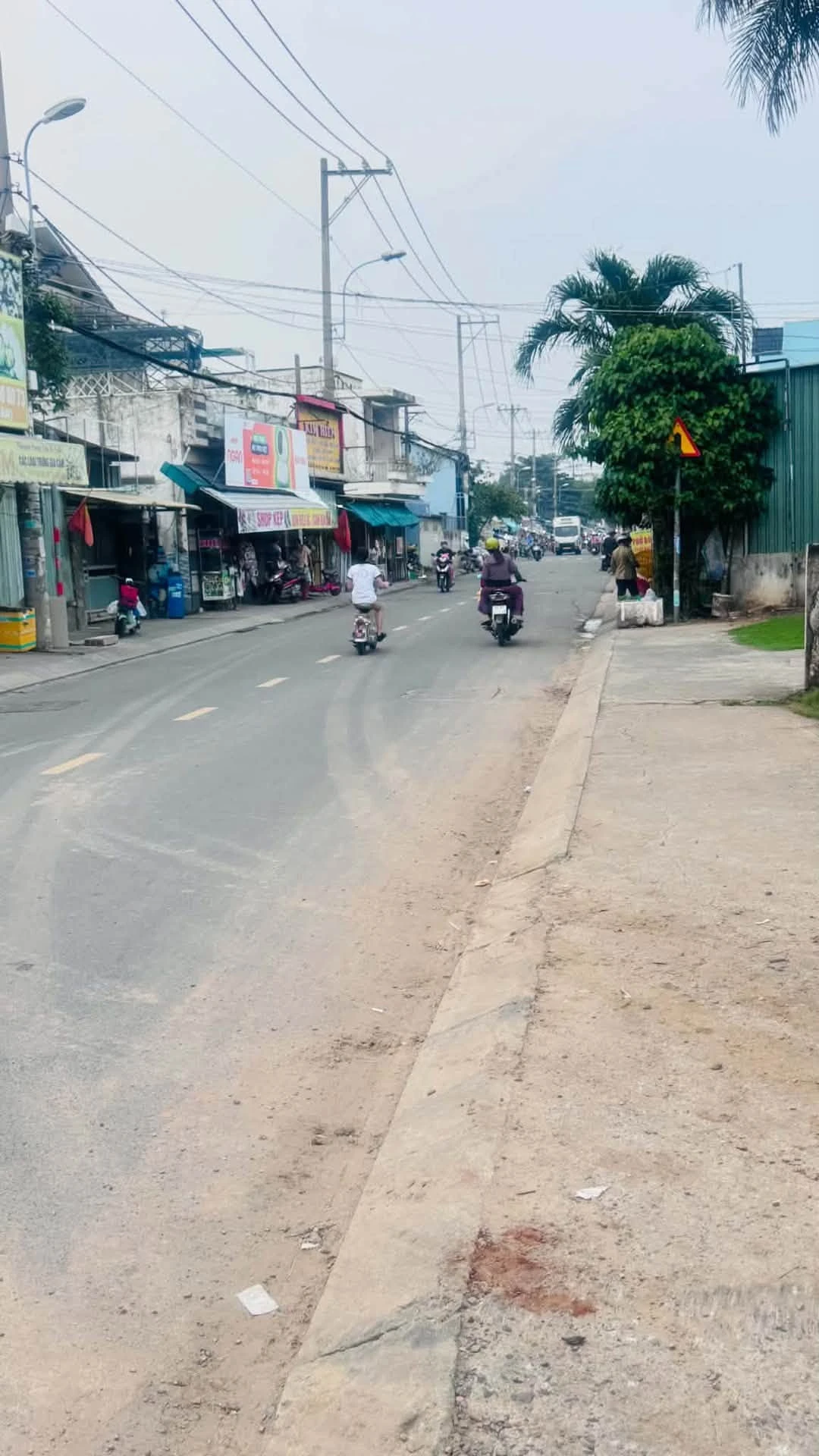 Bán shophouse mặt tiền chợ Hóc Môn 130m² 4.7 tỷ - Ảnh 1