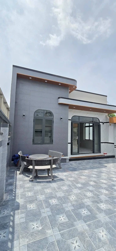 Bán nhà mới 140m2, 3 phòng ngủ, sổ hồng riêng tại trung tâm Long Điền, Bà Rịa