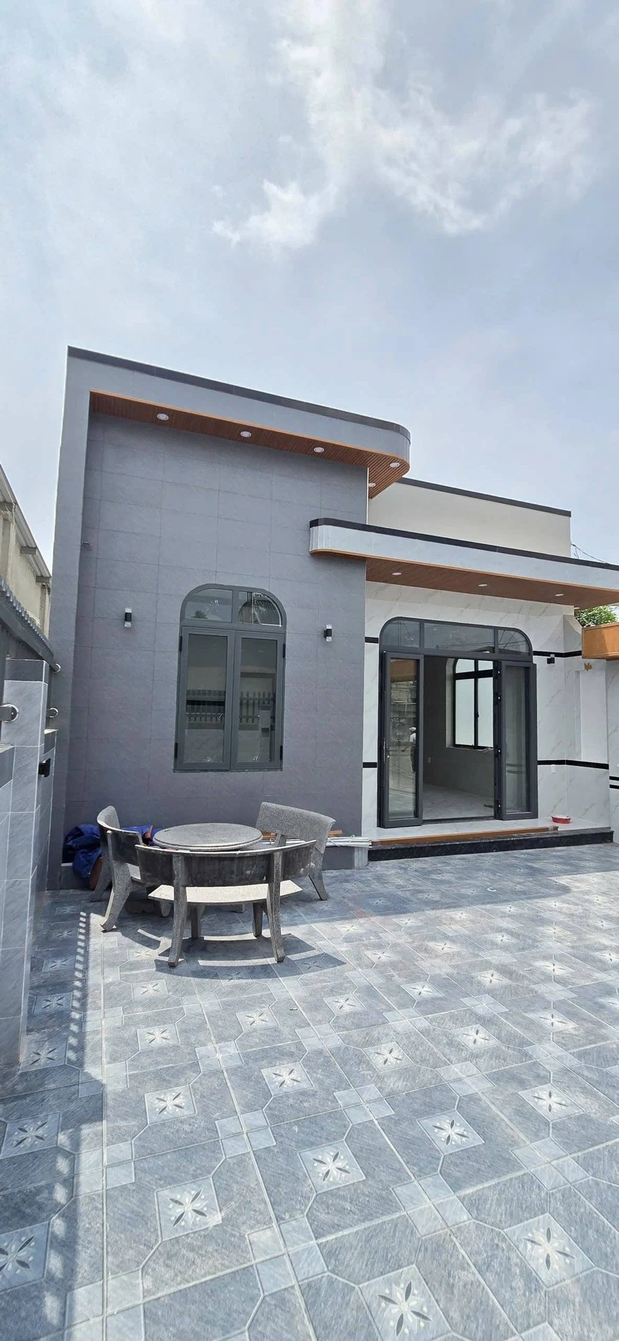 Bán nhà mới 140m2, 3 phòng ngủ, sổ hồng riêng tại trung tâm Long Điền, Bà Rịa - Ảnh 1