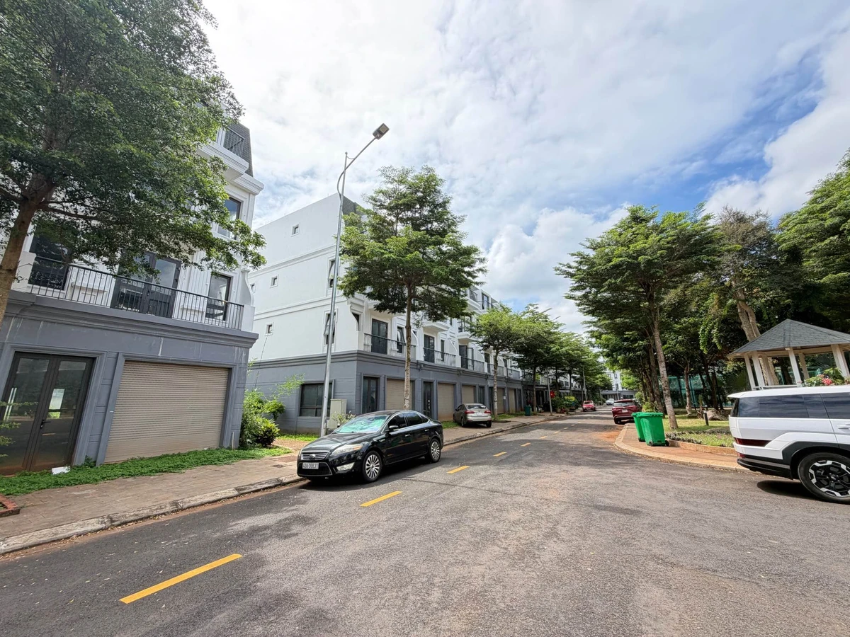 Bán nhà 4 tầng góc 341m2 Ecocity, Bình Chánh, 7.7 tỷ - Ảnh thu nhỏ 4