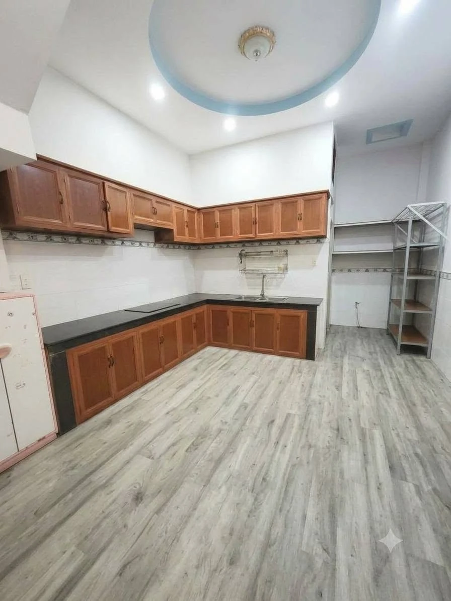 Bán nhà hẻm xe hơi 4 lầu 64m² giá 4,5 tỷ Quận 12 - Ảnh thu nhỏ 3