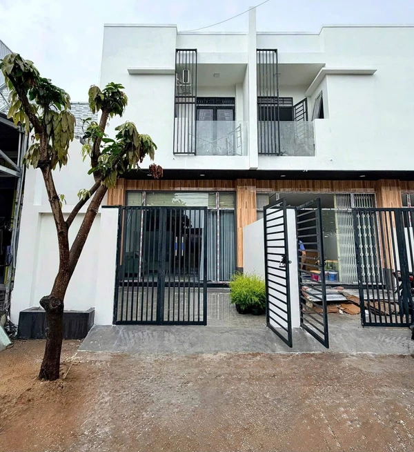 Bán nhà mặt tiền đường Lý Thị Huê, Vĩnh Quang, Rạch Giá 4,5x21,5m giá 2,7 tỷ