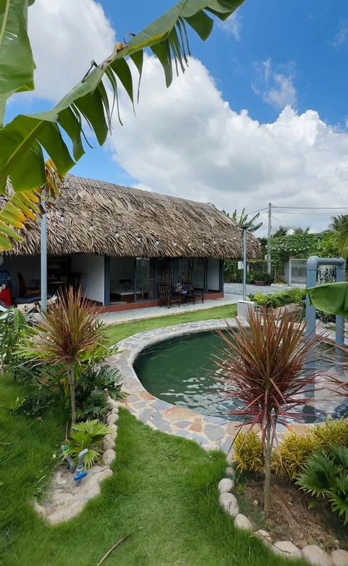 Bán biệt thự vườn 527m² với hồ bơi gần KCN Giao Long 1,39 tỷ